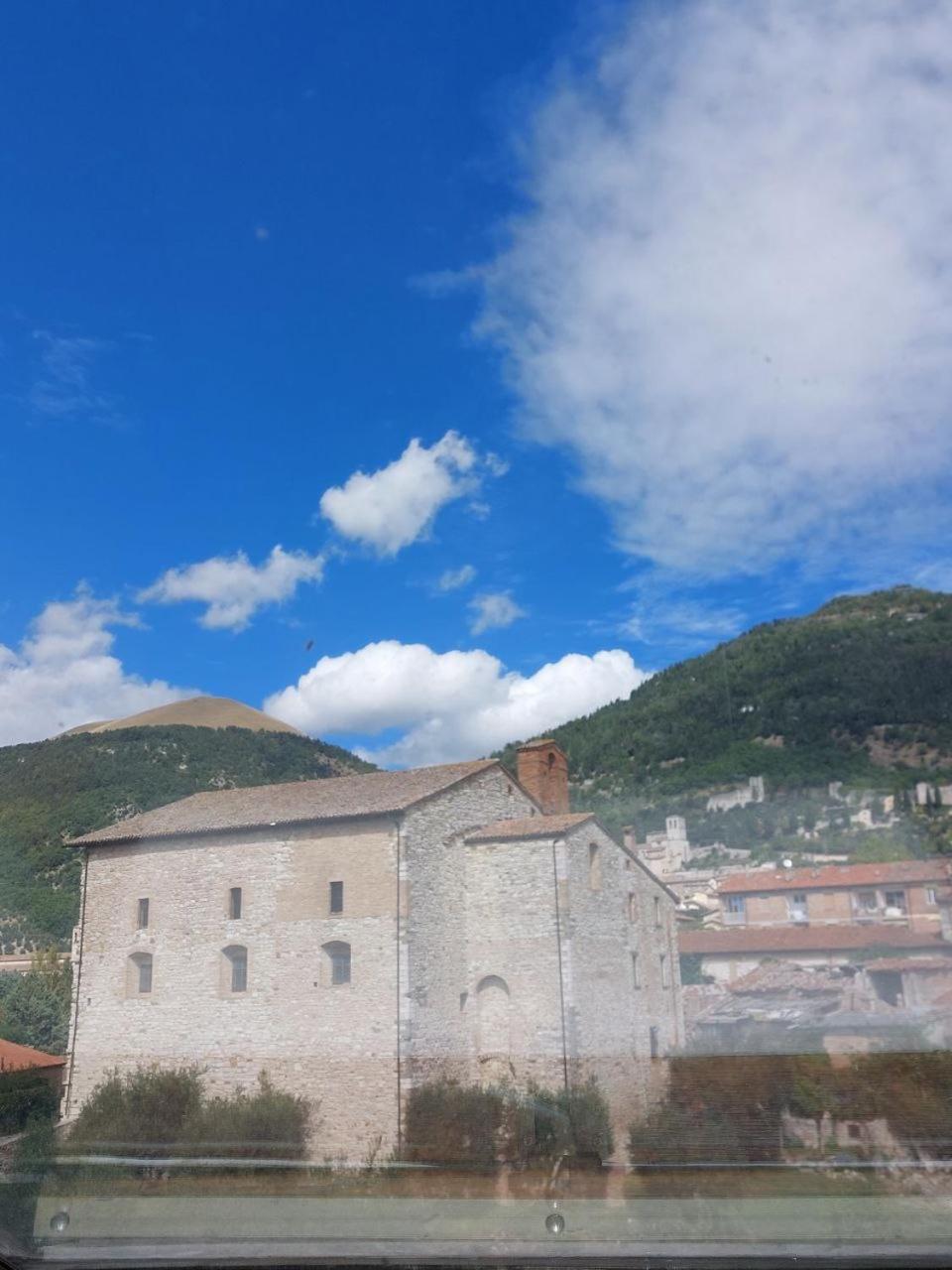 Affittacamere Via Carducci Gubbio Zewnętrze zdjęcie